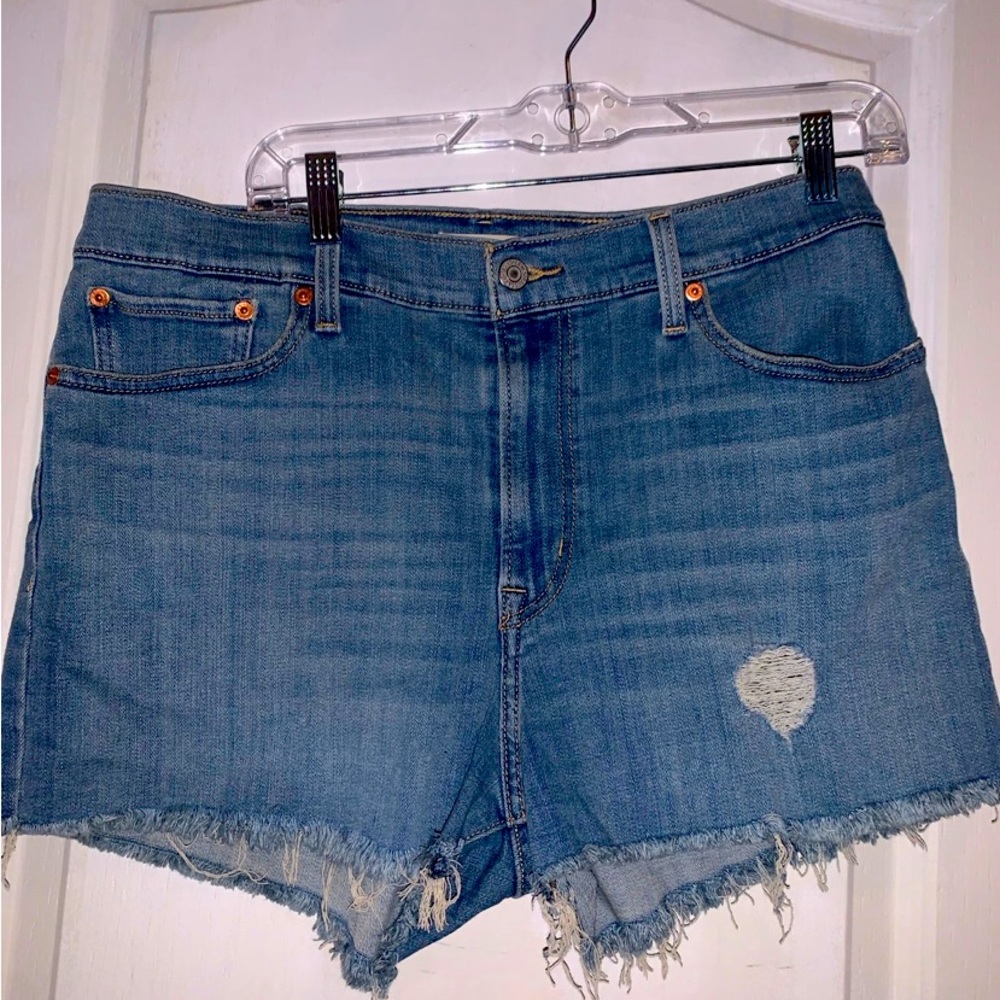 DAISY DUKES